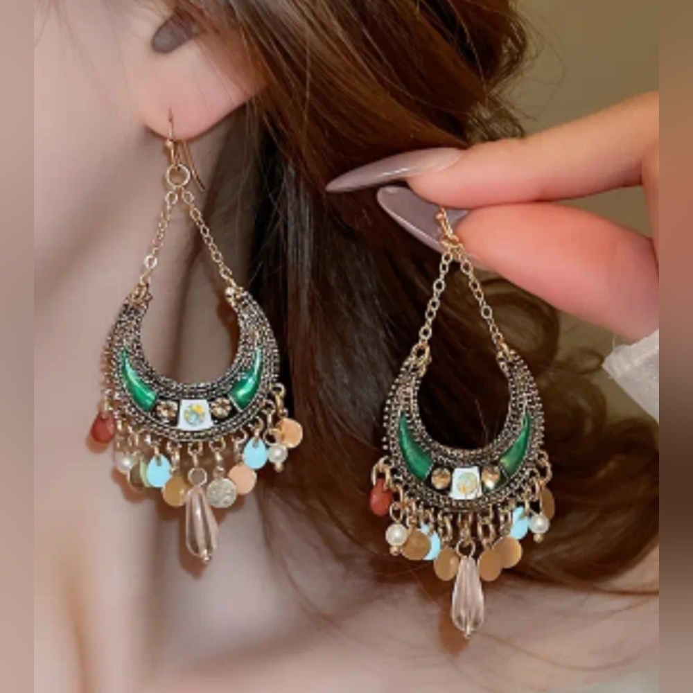Elegant Green and Gold Dangle Earrings